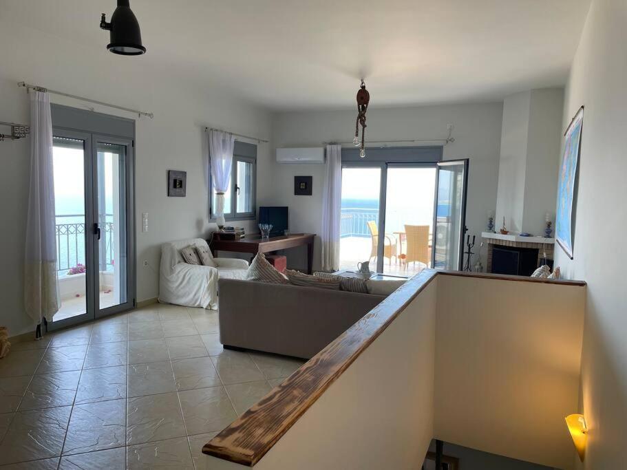 Villa Akoumaros Breeze Gythio Esterno foto