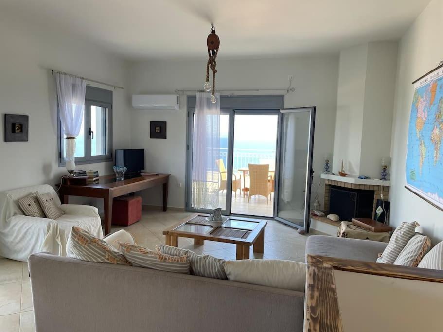 Villa Akoumaros Breeze Gythio Esterno foto